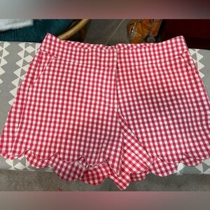 Crown and Ivy scalloped hem checkered shorts